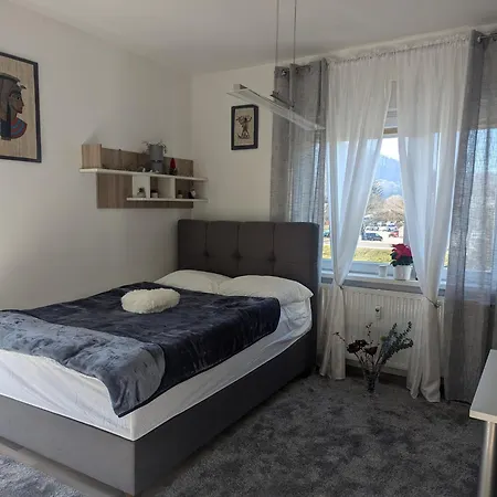 Dino Z Balkonom Apartment
