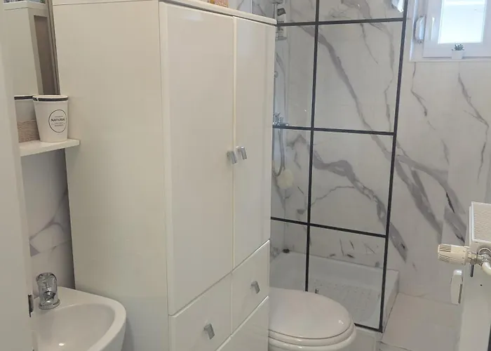 Dino Z Balkonom 公寓 Rogatec